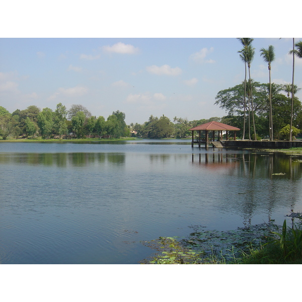 รูปถ่าย พม่า(Myanmar) ย่างกุ้ง(Yangon) โรงแรมดุสิต อินยาเลค(Dusit Inya Lake Hotel) 2005-01 5