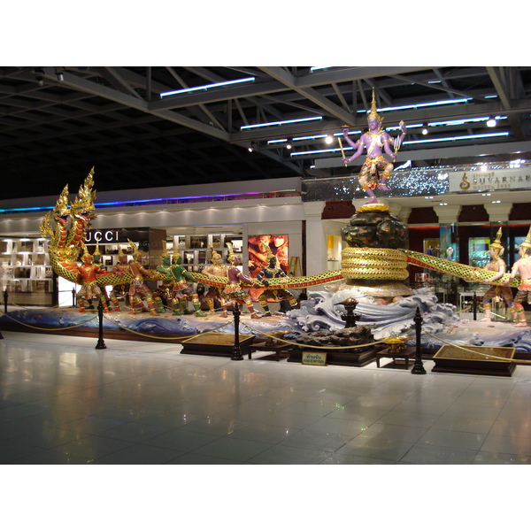 รูปถ่าย ไทย(Thailand) กรุงเทพมหานคร(Bangkok) ท่าอากาศยานสุวรรณภูมิ(Suvarnabhumi Airport) 2007-03 18