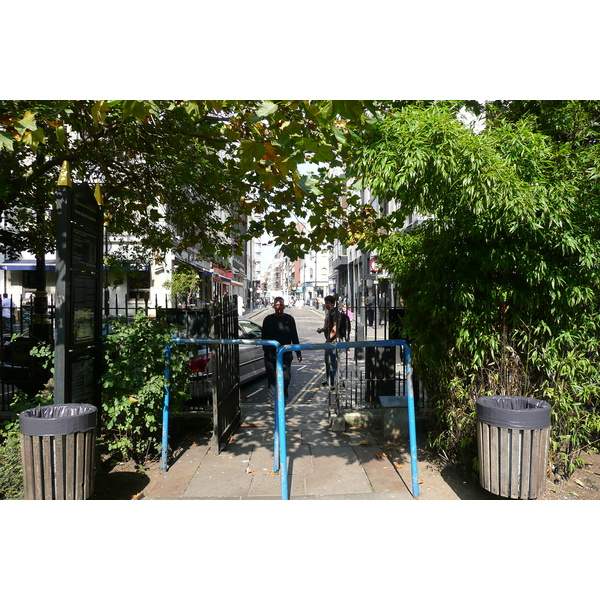รูปถ่าย อังกฤษ(United Kingdom) ลอนดอน(London) จัตุรัสโซโห(Soho Square) 2007-09 23