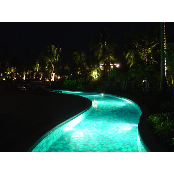 รูปถ่าย ไทย(Thailand) เขาหลัก(Khao Lak) โรงแรมเลอเมอริเดียน เขาหลัก(Meridien Khao Lak Hotel) สีสันกลางคืน(By Night) 2005-12 10
