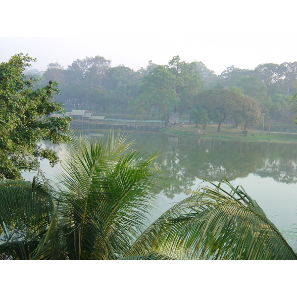 รูปถ่าย พม่า(Myanmar) ย่างกุ้ง(Yangon) โรงแรมกันดอจีพาเลซ(Kandawgyi Palace Hotel) 2005-01 2