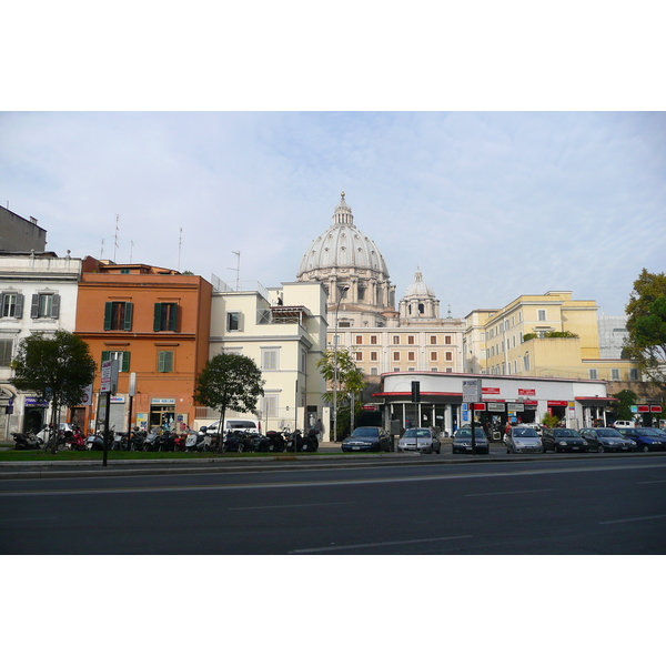 รูปถ่าย อิตาลี(Italy) โรม(Rome) ถนนเกรโกรีโอที่ 7(Via Gregorio VII) 2007-11 58