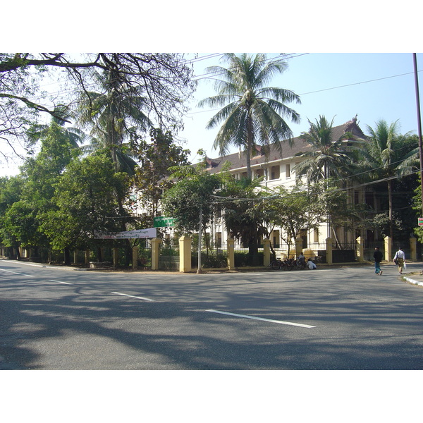 รูปถ่าย พม่า(Myanmar) ย่างกุ้ง(Yangon) 2005-01 41