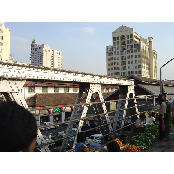 รูปถ่าย พม่า(Myanmar) ย่างกุ้ง(Yangon) 2005-01 38