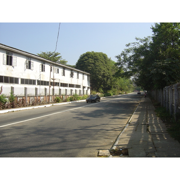 รูปถ่าย พม่า(Myanmar) ย่างกุ้ง(Yangon) 2005-01 235