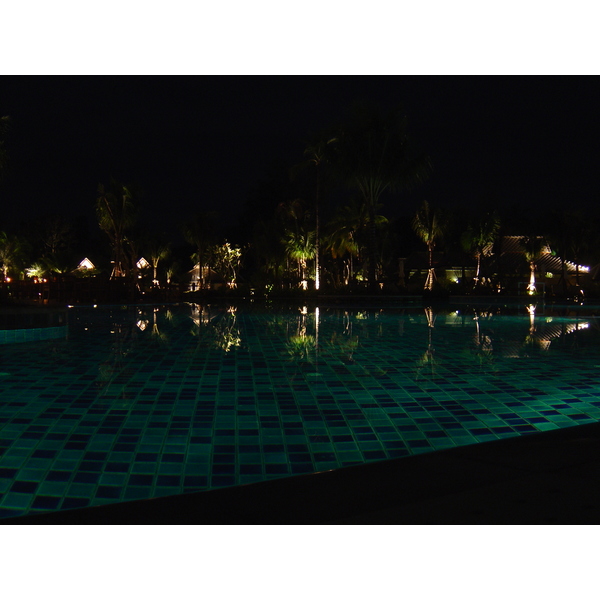 รูปถ่าย ไทย(Thailand) เขาหลัก(Khao Lak) โรงแรมเลอเมอริเดียน เขาหลัก(Meridien Khao Lak Hotel) สีสันกลางคืน(By Night) 2005-12 35