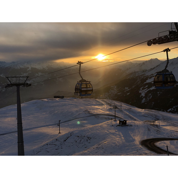 รูปถ่าย สวิสเซอร์แลนด์(Switzerland) ครองส์-มงตานา(Crans Montana) 2020-12 24