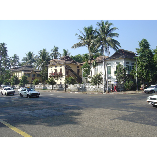 รูปถ่าย พม่า(Myanmar) ย่างกุ้ง(Yangon) 2005-01 251