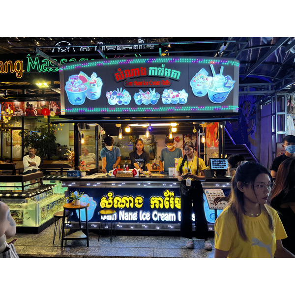 รูปถ่าย กัมพูชา(Cambodia) เสียมราฐ(Siem Reap) ถนนผับสตรีท(Pub Street) 2023-01 1