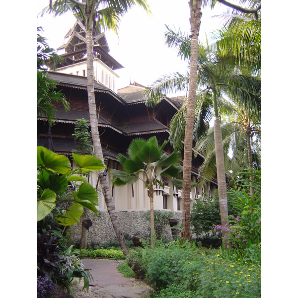 รูปถ่าย พม่า(Myanmar) ย่างกุ้ง(Yangon) โรงแรมกันดอจีพาเลซ(Kandawgyi Palace Hotel) 2005-01 32