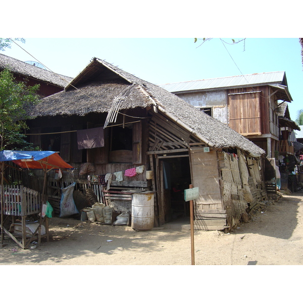 รูปถ่าย พม่า(Myanmar) มะริด(Myeik (Mergui)) 2005-01 86
