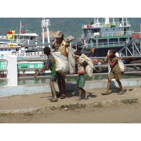 รูปถ่าย พม่า(Myanmar) มะริด(Myeik (Mergui)) 2005-01 134