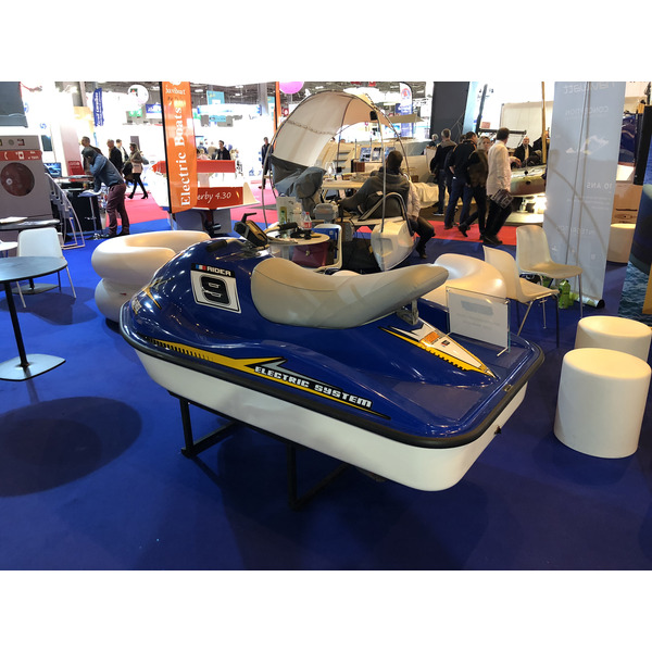 รูปถ่าย ฝรั่งเศส(France) ปารีส(Paris) งานแสดงเรือ(Salon nautique) 2017-12 20