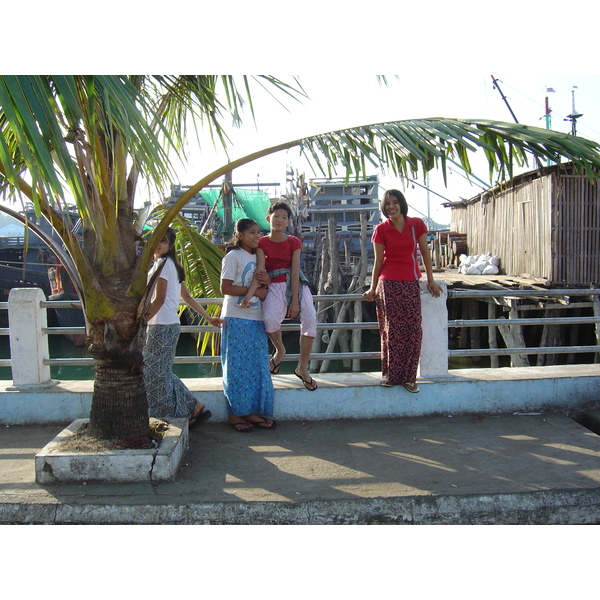 รูปถ่าย พม่า(Myanmar) มะริด(Myeik (Mergui)) 2005-01 163
