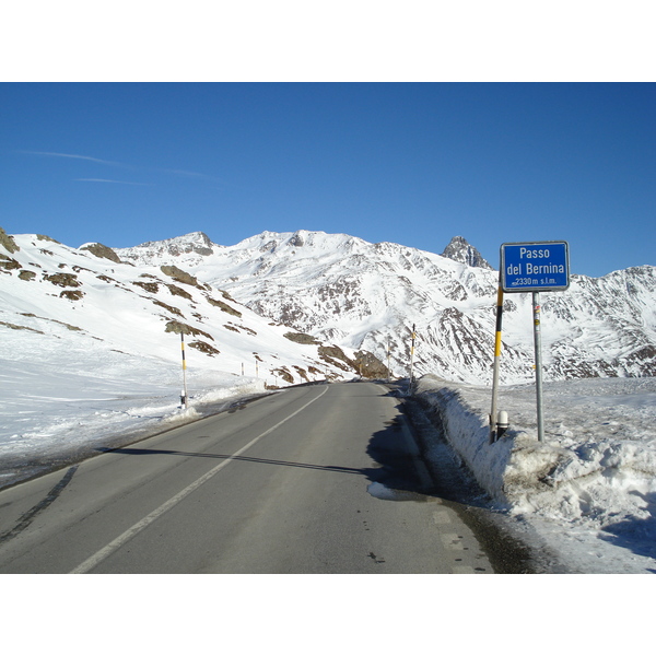 รูปถ่าย สวิสเซอร์แลนด์(Switzerland) จากปอนเตรซีนาไปลาโกเบียนโก(From Pontresina to Lago Bianco) 2007-01 14