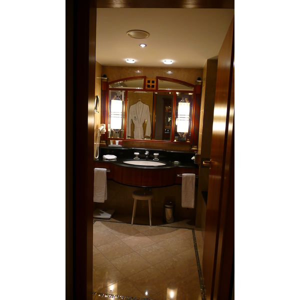 รูปถ่าย ฮังการี(Hungary) บูดาเปสต์(Budapest) โรงแรมเคมพินสกี้ คอร์วินุส(Kempinski Hotel Corvinus) 2007-06 31