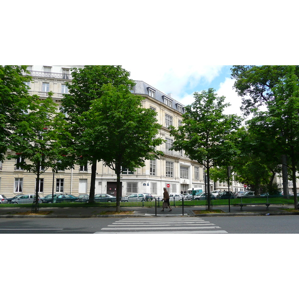 รูปถ่าย ฝรั่งเศส(France) ปารีส(Paris) คุ้มที่ 17 (17th Arrondissement) ปลาส  มาเลแอร์บ(Place Malesherbes) 2007-05 5