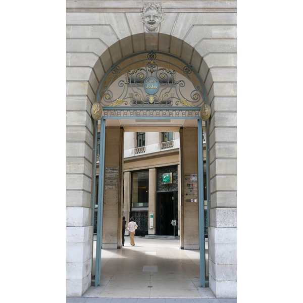 รูปถ่าย ฝรั่งเศส(France) ปารีส(Paris) จัตุรัสว็องโดม(Place Vendome) 2007-07 32