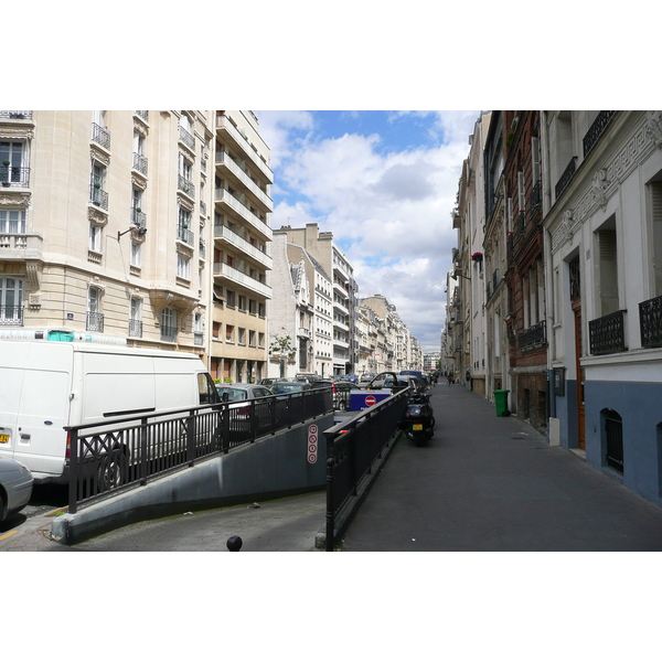 รูปถ่าย ฝรั่งเศส(France) ปารีส(Paris) ถนนอ็องแปร์(Rue Ampere) 2007-06 44