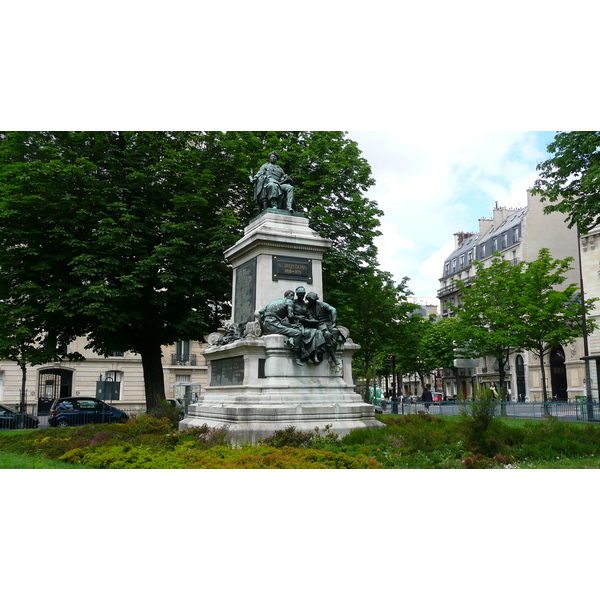 รูปถ่าย ฝรั่งเศส(France) ปารีส(Paris) คุ้มที่ 17 (17th Arrondissement) ปลาส  มาเลแอร์บ(Place Malesherbes) 2007-05 13