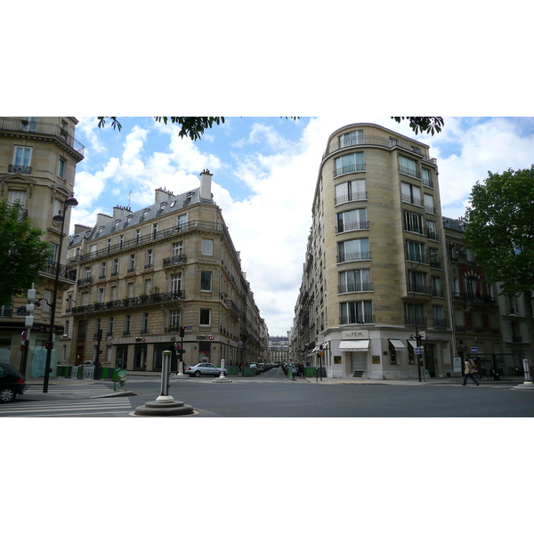 รูปถ่าย ฝรั่งเศส(France) ปารีส(Paris) คุ้มที่ 17 (17th Arrondissement) ปลาส  มาเลแอร์บ(Place Malesherbes) 2007-05 8