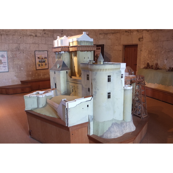 รูปถ่าย ฝรั่งเศส(France) ปราสาทลอช(Loches Castle) 2013-01 86