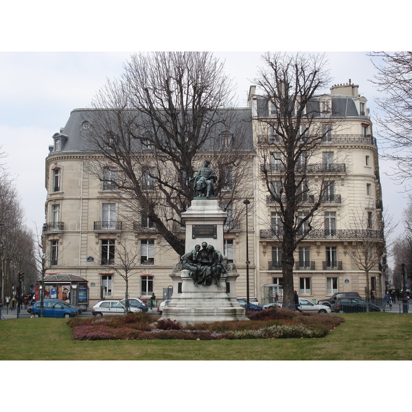 รูปถ่าย ฝรั่งเศส(France) ปารีส(Paris) คุ้มที่ 17 (17th Arrondissement) ปลาส  มาเลแอร์บ(Place Malesherbes) 2006-03 1