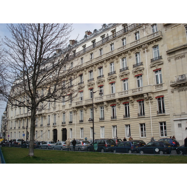 รูปถ่าย ฝรั่งเศส(France) ปารีส(Paris) คุ้มที่ 17 (17th Arrondissement) ปลาส  มาเลแอร์บ(Place Malesherbes) 2006-03 5