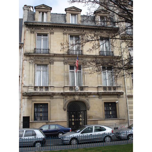 รูปถ่าย ฝรั่งเศส(France) ปารีส(Paris) คุ้มที่ 17 (17th Arrondissement) ปลาส  มาเลแอร์บ(Place Malesherbes) 2006-03 11