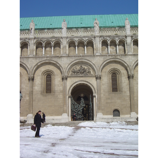รูปถ่าย ฮังการี(Hungary) เปคส์(Pecs) 2005-03 9