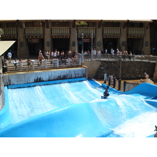 รูปถ่าย สหรัฐอาหรับเอมิเรตส์(United Arab Emirates) ดูไบ(Dubai) สวนน้ำไวลด์วาดี(Wild Wadi) 2007-03 185