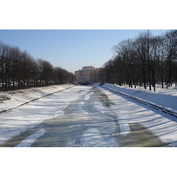 รูปถ่าย รัสเซีย(Russia) เซนต์ปีเตอร์สเบิร์ก(St Petersburg) มาร์โซโวโปล(Marsovo Pole) 2006-03 5
