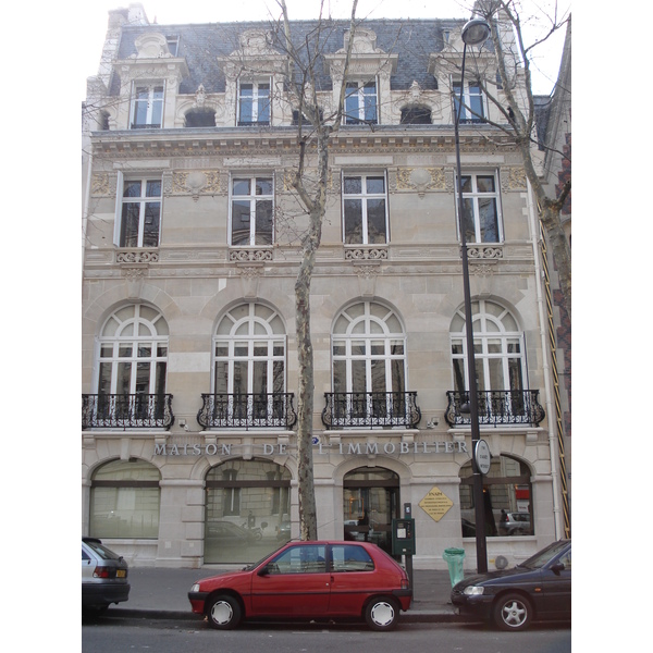 รูปถ่าย ฝรั่งเศส(France) ปารีส(Paris) คุ้มที่ 17 (17th Arrondissement) ปลาส  มาเลแอร์บ(Place Malesherbes) 2006-03 26