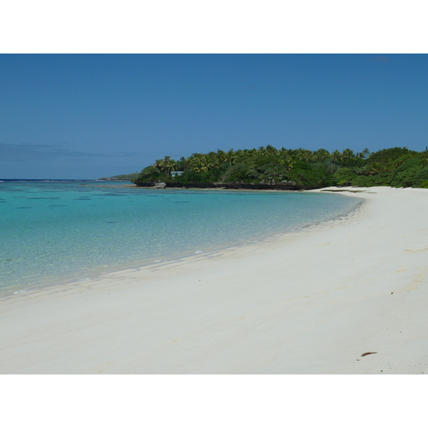 รูปถ่าย นิวแคลิโดเนีย(New Caledonia) เกาะลีฟู(Lifou) หมู่บ้านมู(Mu) 2010-05 42