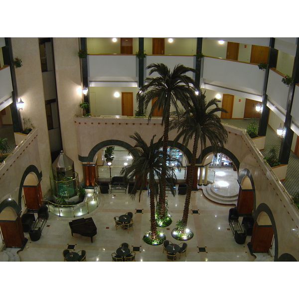 รูปถ่าย สหรัฐอาหรับเอมิเรตส์(United Arab Emirates) อาเลอิน(Al Ain) โรงแรมฮิลตัน(Hilton Hotel) 2005-03 25