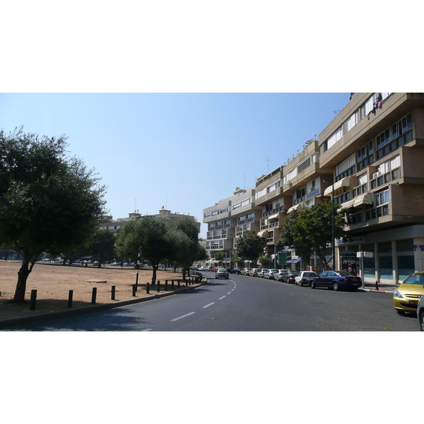 รูปถ่าย อิสราเอล(Israel) เทลอาวีฟ(Tel Aviv) จัตุรัสกิการ์ฮาเมดีนา(Kikar Hamedina) 2007-06 11