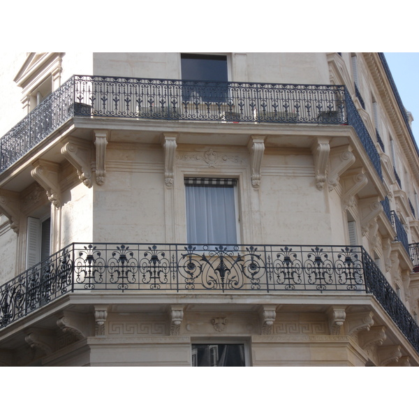 รูปถ่าย ฝรั่งเศส(France) ปารีส(Paris) คุ้มที่ 17 (17th Arrondissement) ถนนวิลลีเย(Avenue de Villiers) 2006-03 2
