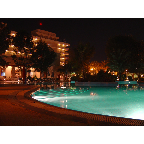 รูปถ่าย สหรัฐอาหรับเอมิเรตส์(United Arab Emirates) อาเลอิน(Al Ain) โรงแรมฮิลตัน(Hilton Hotel) 2005-03 19