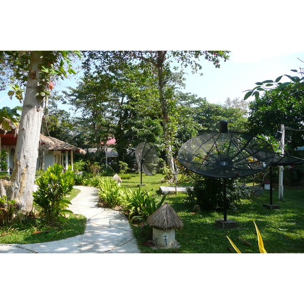 รูปถ่าย ไทย(Thailand) เกาะเสม็ด(Ko Samet) อ่าววงเดือน(Ao Wong Duan) 2009-01 16