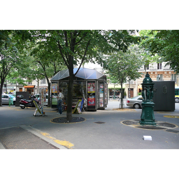รูปถ่าย ฝรั่งเศส(France) ปารีส(Paris) ถนนนีเยล(Avenue Niel) 2007-06 83