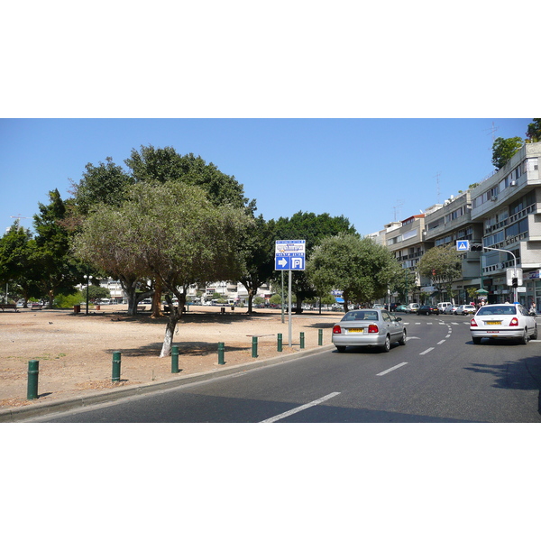 รูปถ่าย อิสราเอล(Israel) เทลอาวีฟ(Tel Aviv) จัตุรัสกิการ์ฮาเมดีนา(Kikar Hamedina) 2007-06 13