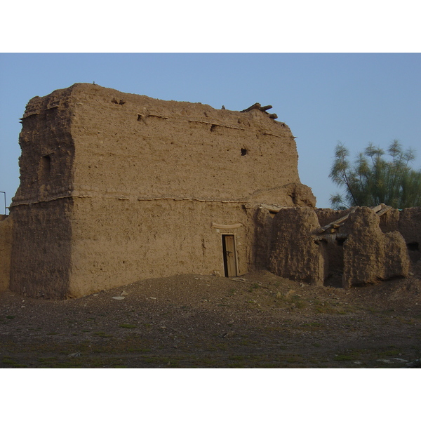 รูปถ่าย โอมาน(Oman) มาฮาดา(Mahada) 2005-03 12