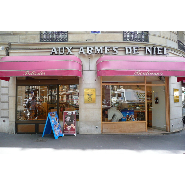 รูปถ่าย ฝรั่งเศส(France) ปารีส(Paris) ถนนนีเยล(Avenue Niel) 2007-06 56