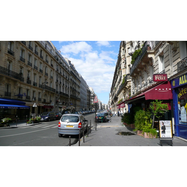 รูปถ่าย ฝรั่งเศส(France) ปารีส(Paris) คุ้มที่ 17 (17th Arrondissement) ถนนฌูฟรัว-ดาบ็อง(Rue Jouffroy d'Abbans) 2007-05 32