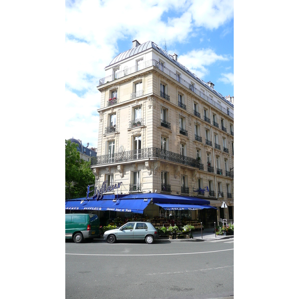 รูปถ่าย ฝรั่งเศส(France) ปารีส(Paris) คุ้มที่ 17 (17th Arrondissement) ถนนฌูฟรัว-ดาบ็อง(Rue Jouffroy d'Abbans) 2007-05 28