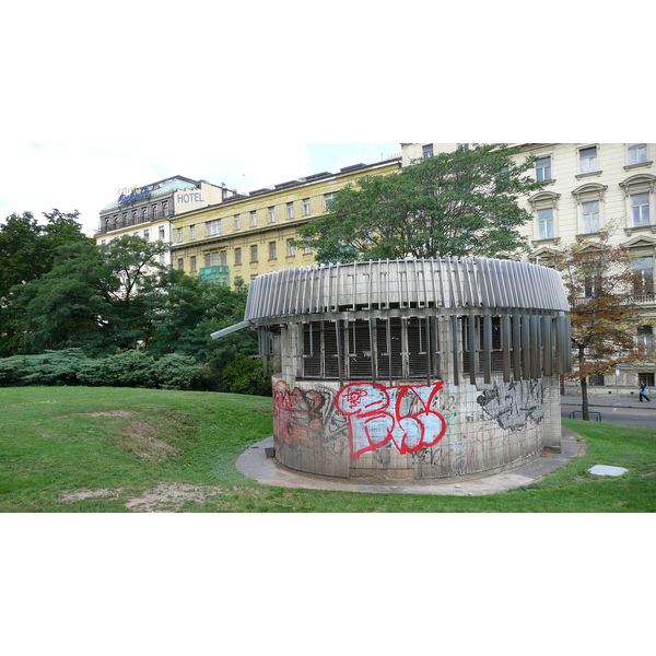 รูปถ่าย สาธารณรัฐเช็ก(Czech Republic) ปราก(Prague) วิลโซโนวา(Wilsonova) 2007-07 12