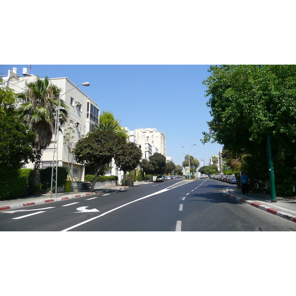 รูปถ่าย อิสราเอล(Israel) เทลอาวีฟ(Tel Aviv) ถนนจาบอตินสกี(Jabotinsky Street) 2007-06 1
