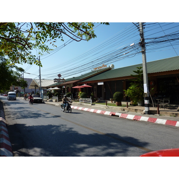 รูปถ่าย ไทย(Thailand) เชียงใหม่(Chiang Mai) ถนนราชดำเนิน(Rachadamnoen road) 2009-12 32