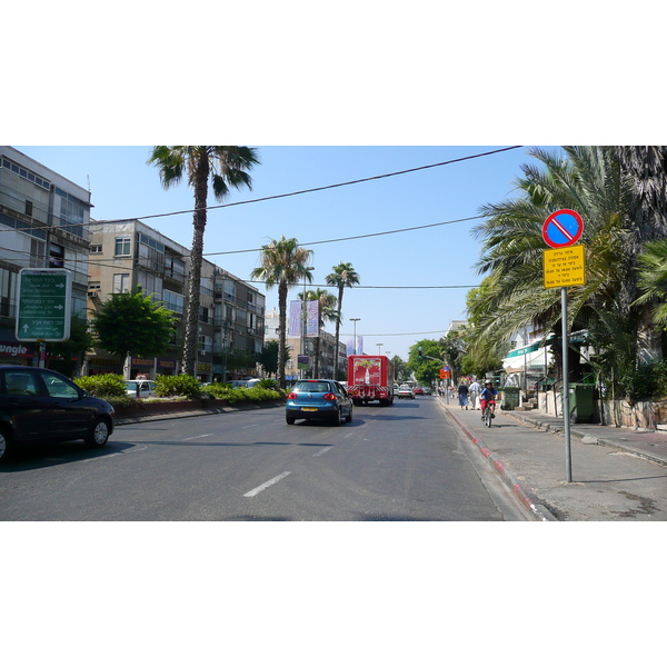 รูปถ่าย อิสราเอล(Israel) เทลอาวีฟ(Tel Aviv) ถนนอิบน์กบีรอล(Ibn Gvirol Street) 2007-06 5