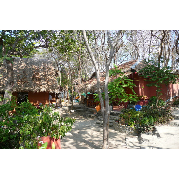 รูปถ่าย ไทย(Thailand) เกาะเสม็ด(Ko Samet) อ่าววงเดือน(Ao Wong Duan) 2009-01 58